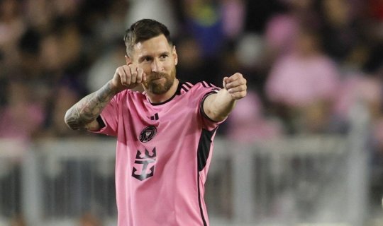 Futbol tarixinin ən yaxşı hücumçusu: görün Messi kimi seçdi