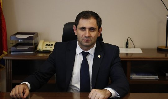 Suren Papikyan Hindistana getdi