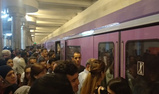 Bakı metrosunda hadisə: Xızır kimi yetişdi, mükafat verilsin