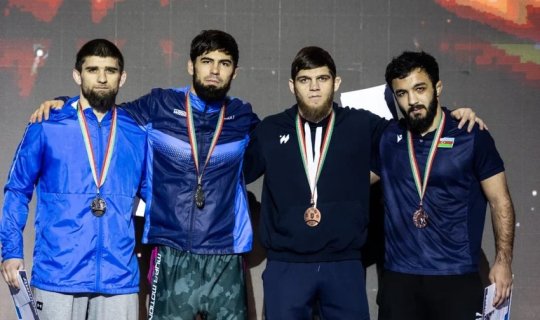 Azərbaycan güləşçiləri üç medal qazanıblar