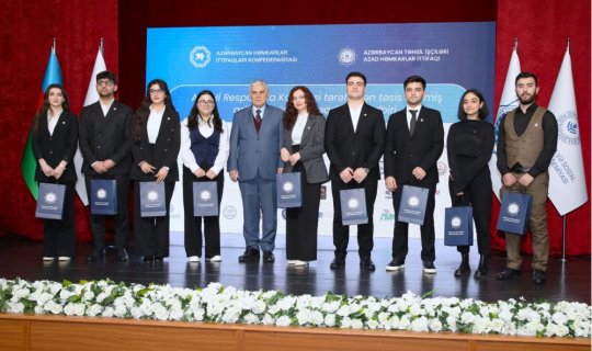 Rektorlar toplandı: 100 tələbəyə "Adlı təqaüd" təqdim edilib