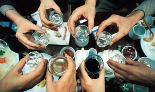 Yeyib-içən 4 dostun meyiti tapıldı - Bakıda