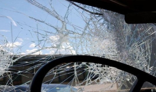 Bakıda ata "Lexus"u yeniyetmə oğluna sürməyə verdi - Qəza törətdi