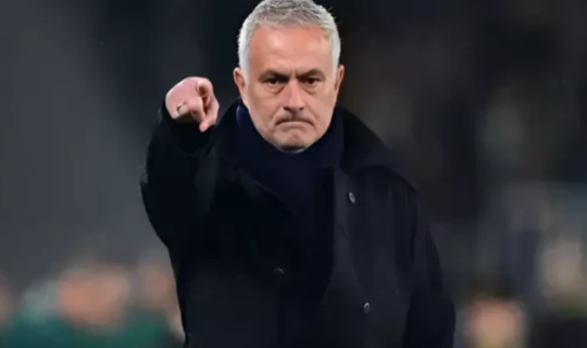 Mourinyo "Fənərbaxça"nın oyunçularının yarısını göndərəcək