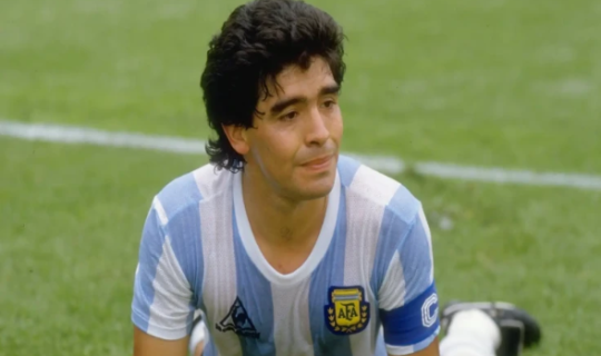 Maradonanın ölümü ilə bağlı məhkəmə BAŞLADI: 7 şübhəli var