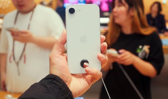 Ən ucuz iPhone &ldquo;bestseller&rdquo; oldu