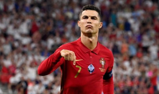 Ronaldo Ginnesin Rekordlar kitabına düşüb - FOTO