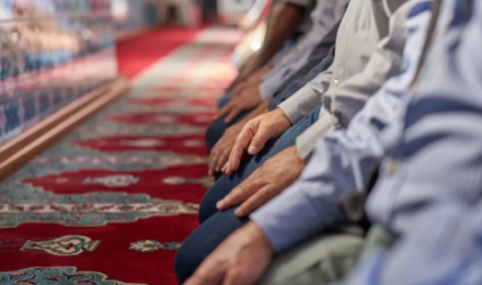 Məscidlərdə Ramazan münasibətilə bayram namazı qılındı