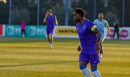 Azərbaycanda iki qardaş futbolçu eyni problemə görə sıradan çıxdı
