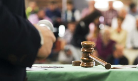 Azərbaycanda vergi ödəyicilərinin əmlakları hərraca çıxarılacaq