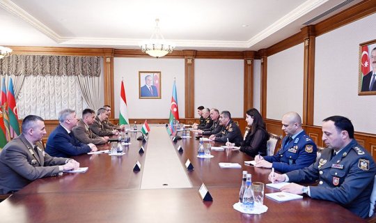 Azərbaycanla Macarıstan arasında hərbi əməkdaşlıq müzakirə edilib