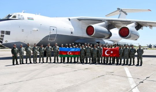 Azərbaycan hərbçiləri Türkiyəyə yola düşüb