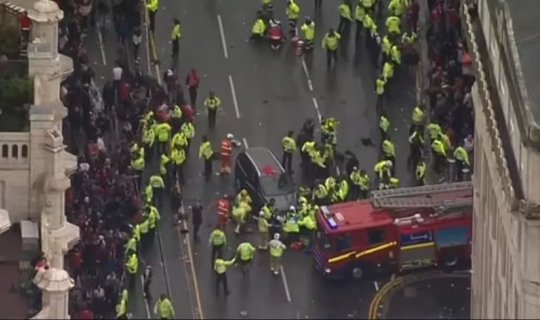 "Liverpul" çempionluğunu qeyd etdi, 45 nəfər yaralandı - Faciəvi görüntülər