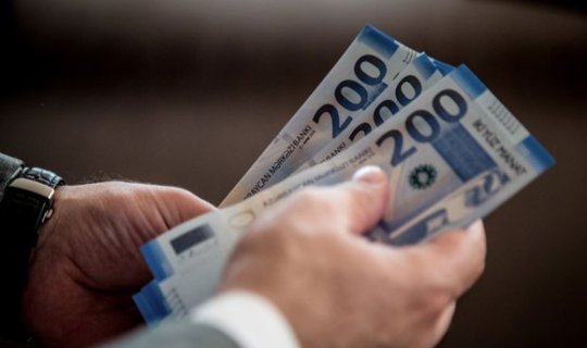 Bakıda orta aylıq əməkhaqqı 1350 manatı ötdü
