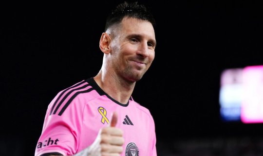 Messi dubl etdi, komandası darmadağınla qalib gəldi