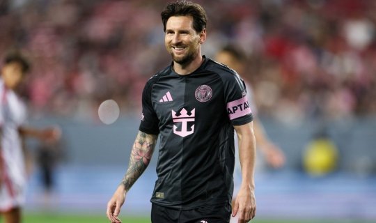 Lionel Messi minifutbol üzrə Azərbaycan millisini təbrik edib - VİDEO
