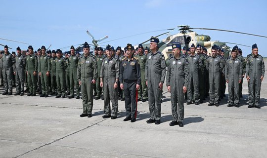 MN rəhbərliyi döyüş mövqeyində hərbi qulluqçularla görüşüb