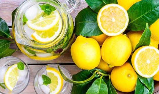 Bir ay hər gün limonlu su içsəniz nə olar?