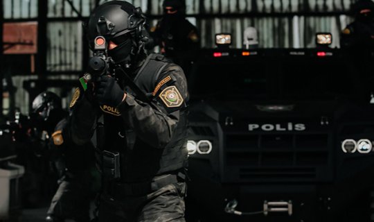 Bakıda polisə bıçaqla müqavimət göstərildi, silah tətbiq edildi