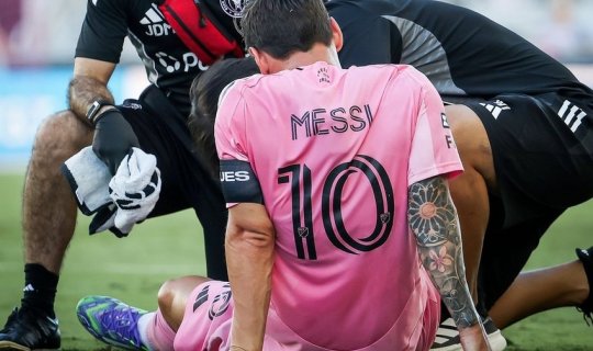 Messi zədələnib