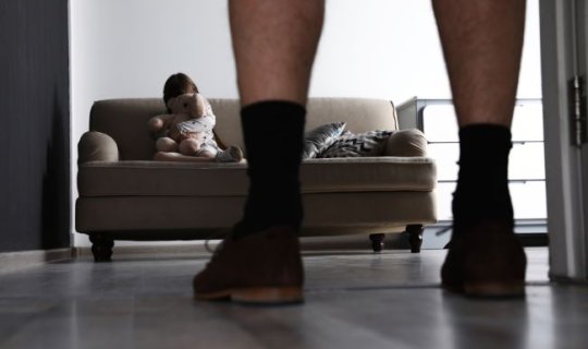 Valideynlər pedofili necə tanıya bilər? - Bunlara diqqət edin