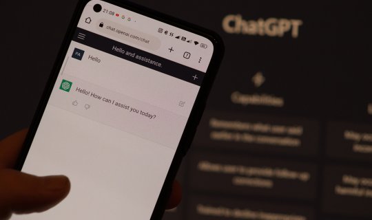 Azərbaycanda qız "ChatGPT"yə görə sevgilisindən ayrıldı, şikayət üçün yer axtarır&nbsp;- FOTO