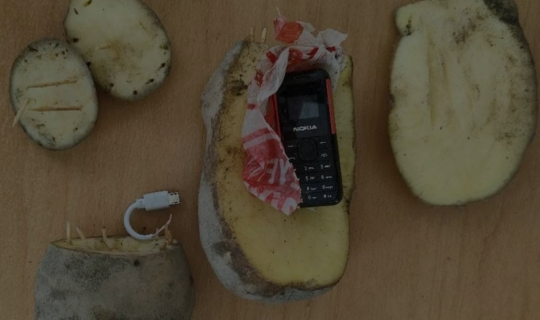 Həbsxanaya kartofun içərisində&nbsp;telefon&nbsp;keçirmək istədi