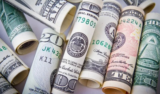"Etibarsız" dollarlarla bağlı TƏHLÜKƏ