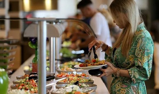 Hotellərdə "açıq bufet" tarixə qovuşur? - Ekspert yeni xidmətin fərqini açıqladı&nbsp;