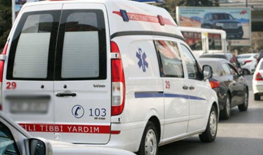 Bakıda bazarda araba sürən şəxs qəfil öldü