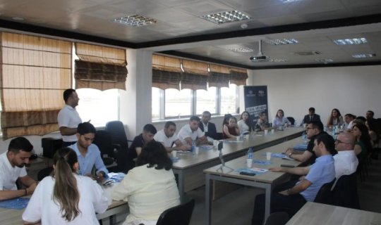 &ldquo;Sosial mediada təhlükəsizliyini qoru!&rdquo; layihəsinin yekun təlimi və təltifetmə mərasimi keçirilib - FOTO