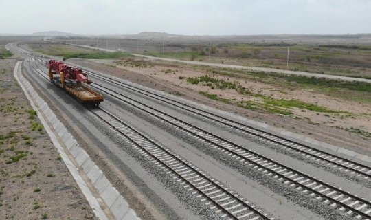 Türkiyə ilə Azərbaycanı birləşdirəcək dəmiryolu xəttinin təməli qoyulub