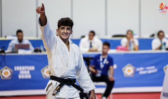 Dünya çempionatı: Azərbaycan cüdoçusu yaponiyalı rəqibinə qalib gələrək bürünc medal qazanıb