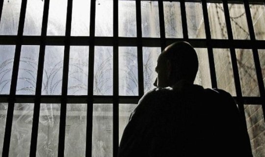 Bakıda həbsxanada məhkum mayoru döydü