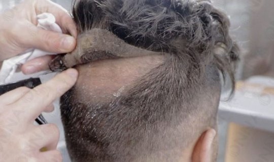 Bərbərxanadan 60 protez saç oğurlandı - "TikTok"da üstü açıldı