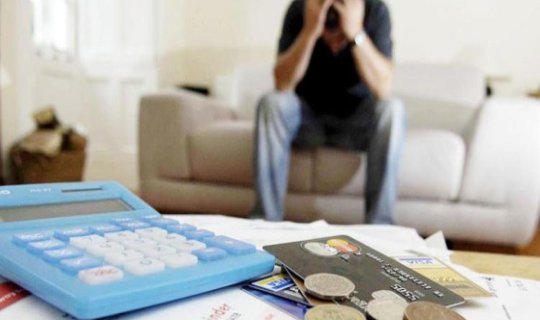 Problemli kreditlər niyə artıb? - "İqtisadiyyatı çətin vəziyyətə salır"