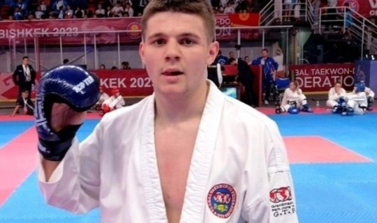 Dünya çempionu Emin Çətinbağ Rusiyada saxlanılıb