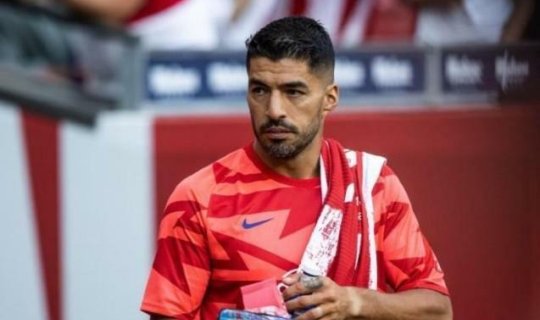 Rəqibin üzərinə tüpürən Suaresin cəzası bəlli oldu