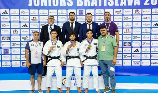 Azərbaycan millisi Avropa çempionatında birinci oldu