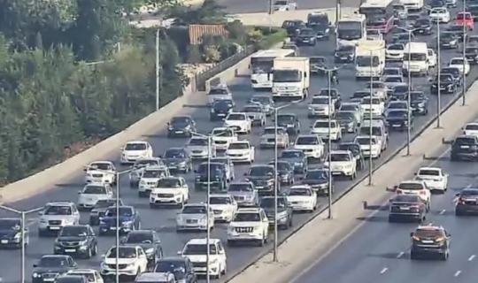 Bakı&ndash;Sumqayıt yolunda avtoqəza olub, tıxac yaranıb