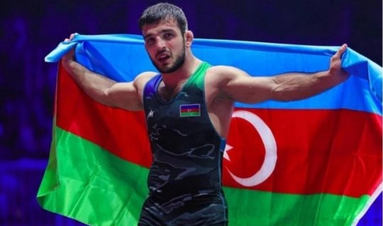 Güləşçimiz Ülvi Qənizadə ikinci dəfə DÜNYA ÇEMPİONU oldu