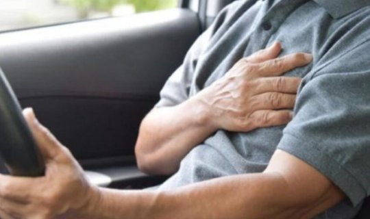 Biləsuvarda sürücü sükan arxasında ürək tutmasından öldü