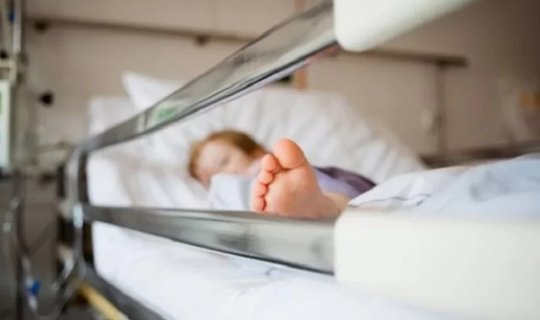 Evdə iynə vurulan uşaq qəfil vəfat etdi
