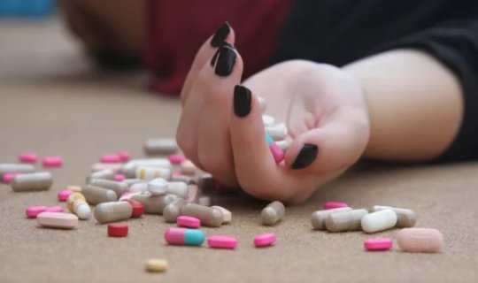 Göygöldə DƏHŞƏT: arvadını intihara məcbur edib, 2 qutu dərman içizdirdi