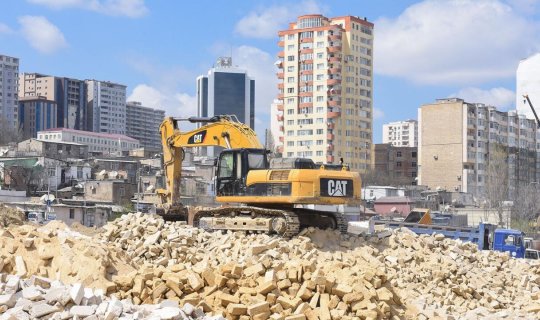 Yasamalda tarixi evlər sökülür? - AÇIQLAMA