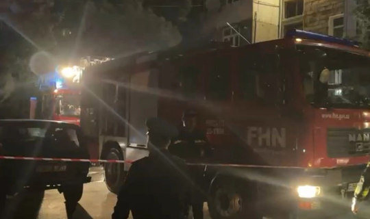 Sumqayıtda yaşayış binasında yanğın baş verib