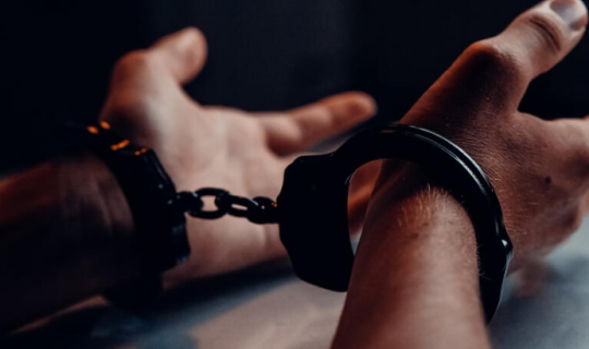 Keçmiş qayınatasını öldürüb avtomobillə üstündən keçdi, qayınanasını bıçaqladı - TƏFƏRRÜAT