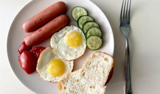 Həkim: Səhər yeməyini gec yemək sağlamlıq üçün təhlükəlidir