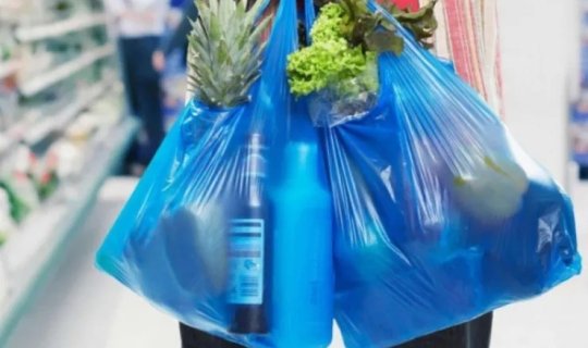 Başqa marketin torbası ilə mağazaya girib döyüldü