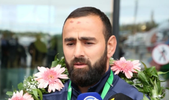 Dördqat dünya çempionu olan Azərbaycan güləşçisi karyerasını başa vurub